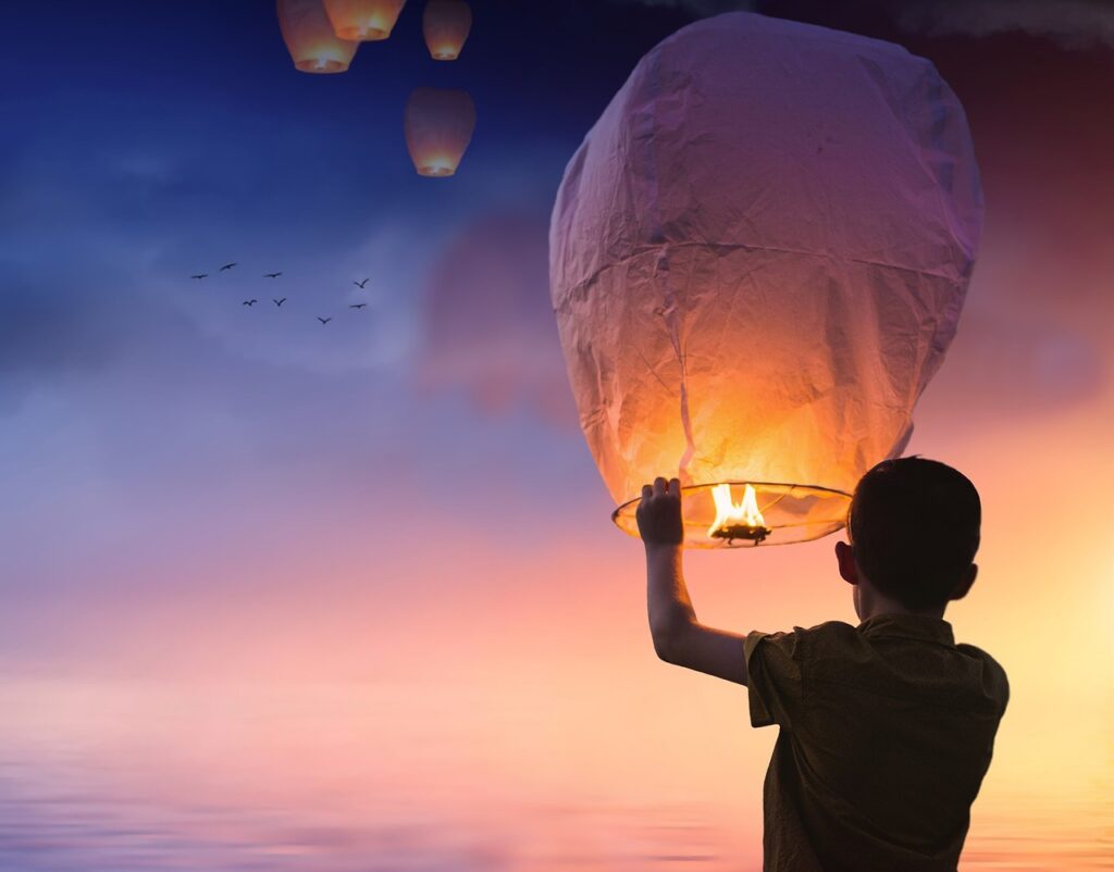memorial service releasing paper lantern
